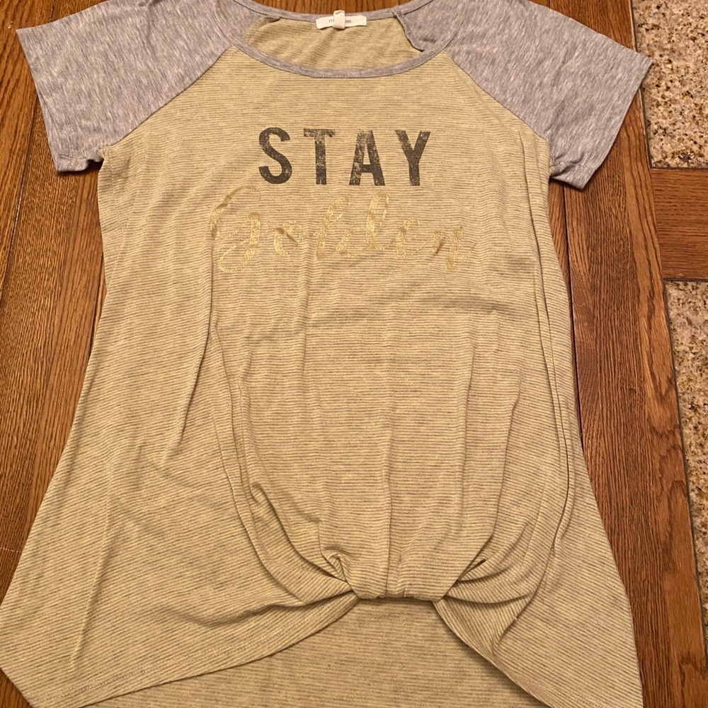 Maurices T-Shirt Size Small
